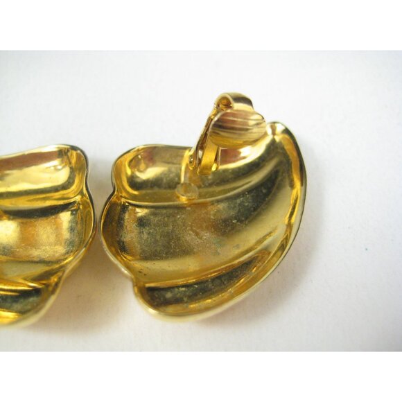 Vintage Avon Breathless Clip on Earrings Textured Mirrored Swirl Gold Tone - Picture 6 of 9